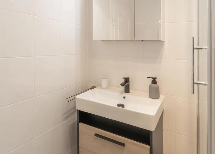 Sweethome - Kueche, Stellplatz, Wlan, Naehe S-bahn Appartement