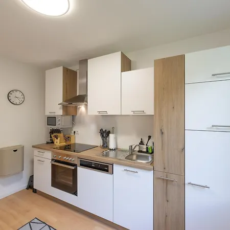 Apartment Sweethome - Kueche, Stellplatz, Wlan, Naehe S-bahn Munich
